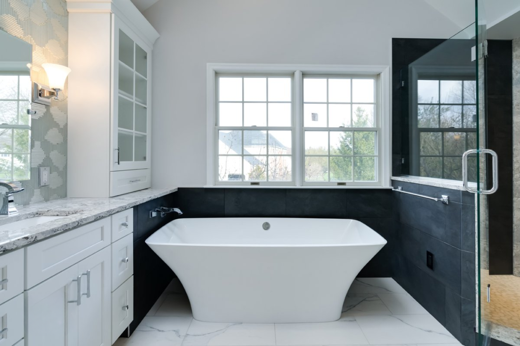The Return of Black and White Bathroom Design