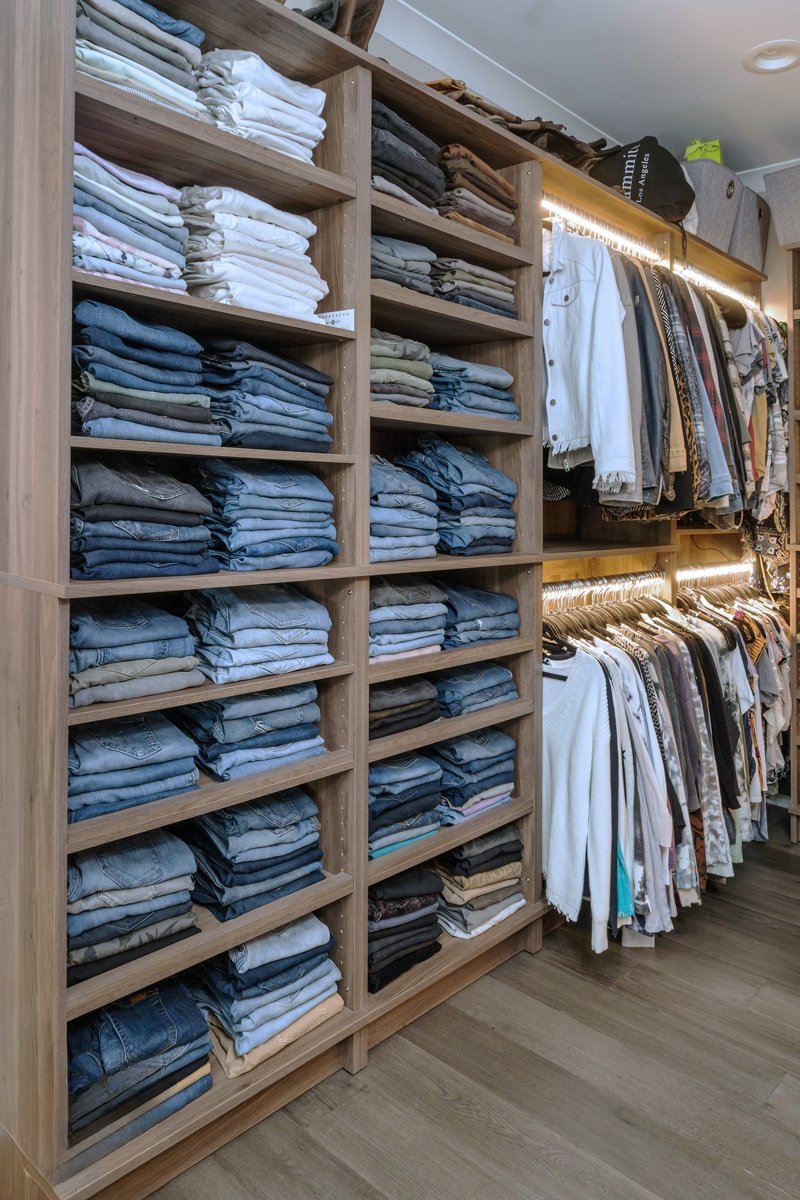 Get Organized with a Custom Closet System LangsclosetdesignFurlong6