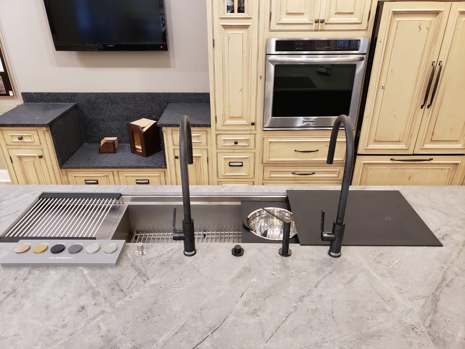 Declutter with Kitchen Design Storage Solutions 462c4bb9 ad62 40ce 84a3 22a7ac9a8719