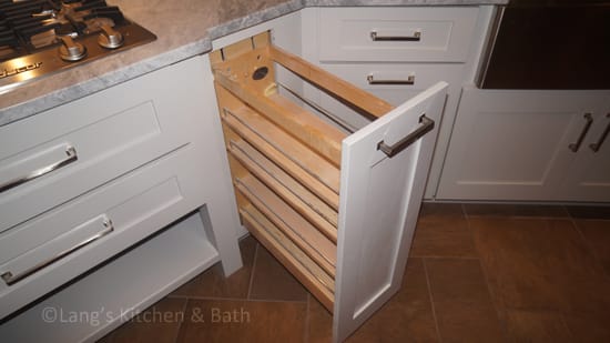 6 Kitchen Design Accessories to Get Organized for the Holidays Oilandspicepullout web