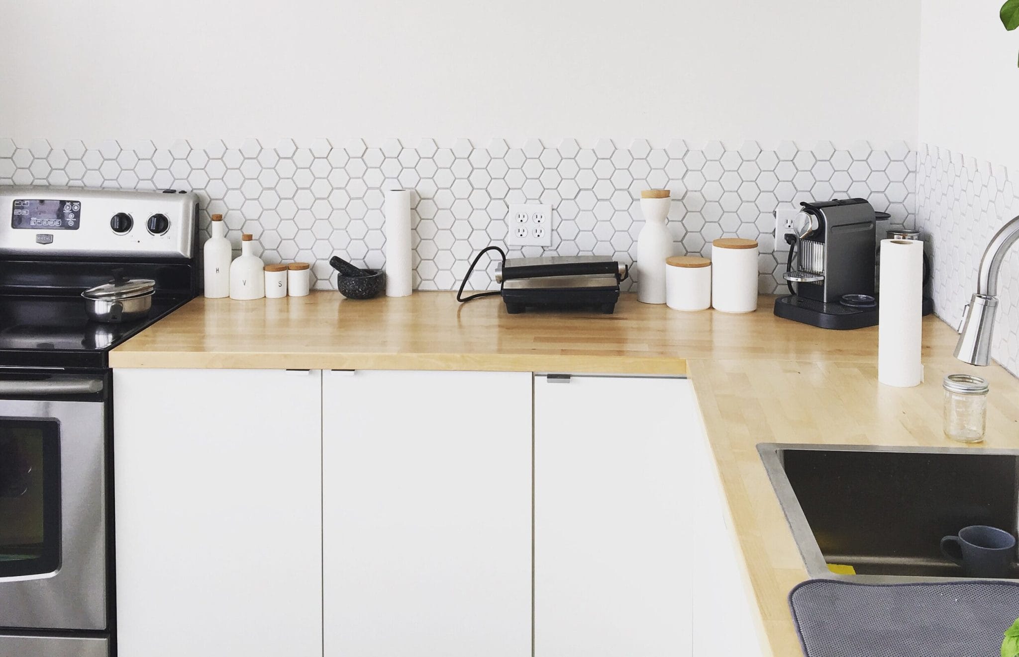 Introduce New Order in Your Kitchen with These Easy Tips mikael cho ZMIrSYeDEsc unsplash