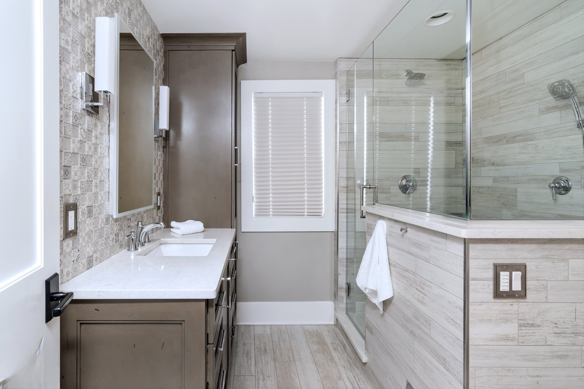 Making Your Small Place Feel Like A Big Space LangsmasterbathdesignFurlong3